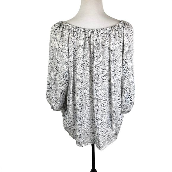 Joie Newbury Black White Print Off The Shoulder 100% Silk Flowing Blouse Top - Picture 3 of 12
